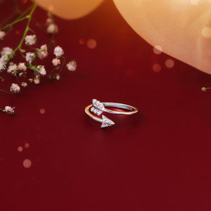 Chic Arrow Radiance Ring