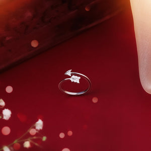 Chic Arrow Radiance Ring