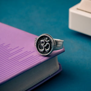 Om Mystique Oval Band