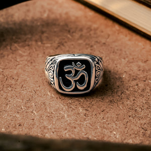 Men's Sterling Silver Omm Sacred Scales Ring For Office Wear