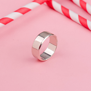Edgeview Band Ring